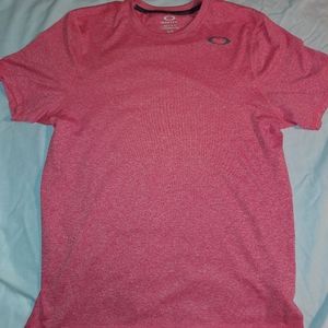 Oakley t-shirt